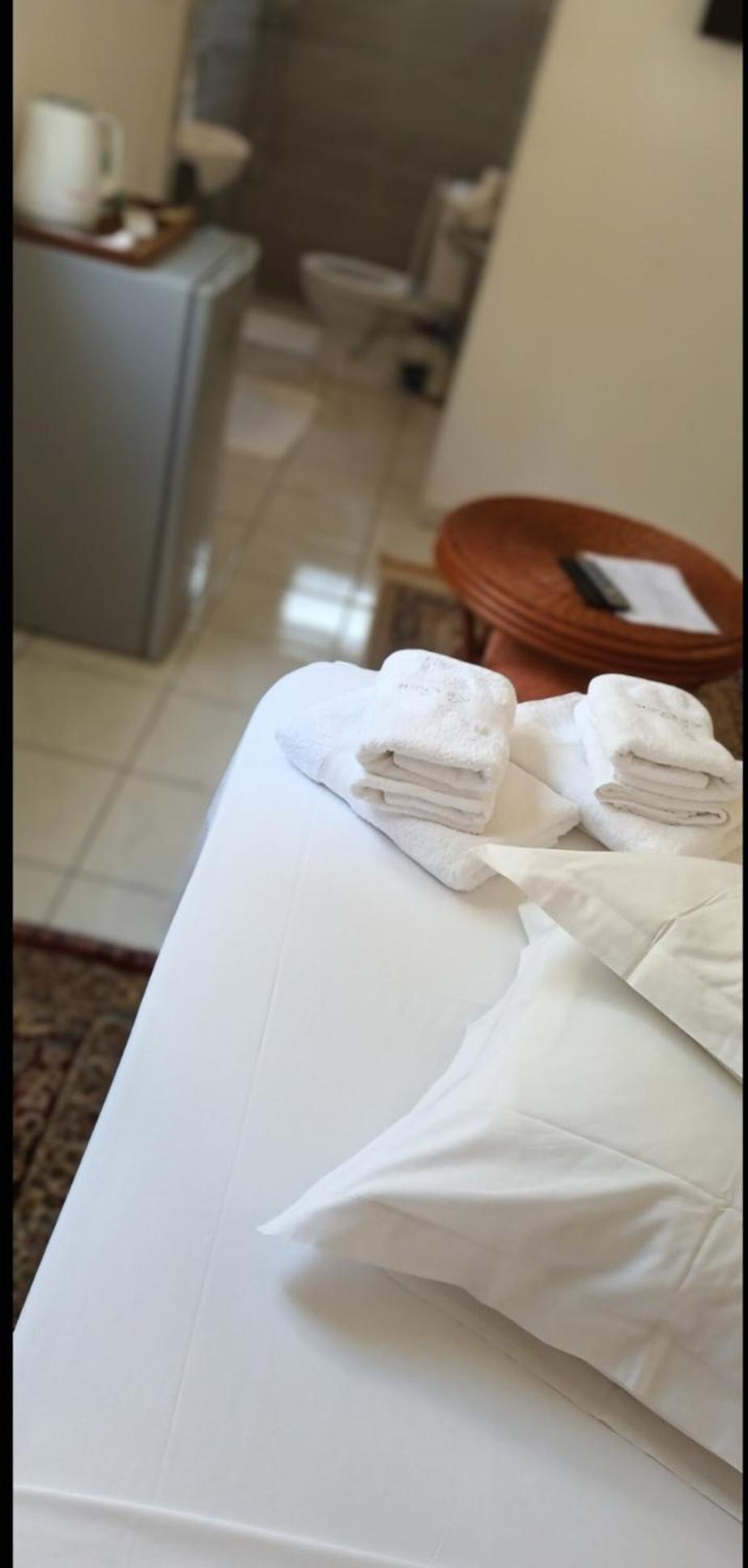 Chambre Climatisee Bouillante Exterior photo